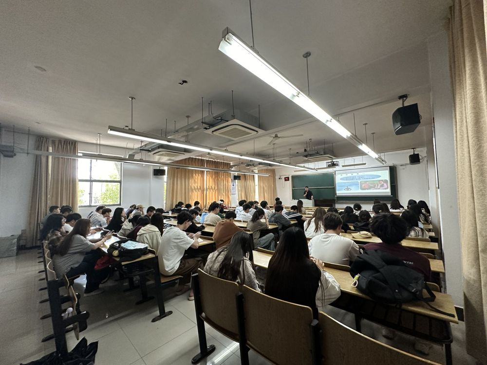 kdpay钱包科技集团在南京邮电大学通达学院举办讲座
